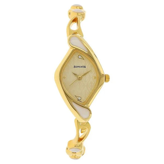 Sonata Quartz Analog Champagne Dial Metal Strap Watch for Women ns8073ym01 / 8073ym01